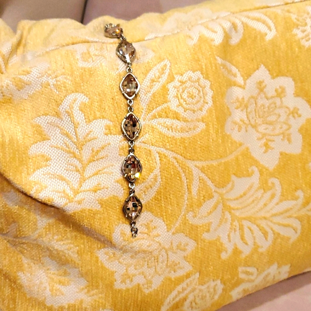 Glitzy Bella women's Swarovski crystal bracelet.